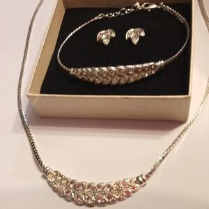 Sparkling Leaves Necklace, Earrings, Bracelet Set